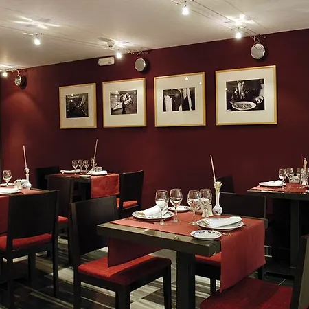 Hotel Petit Palace Plaza De La Reina Valencia