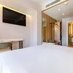 Szálloda Petit Palace Plaza De La Reina 3*