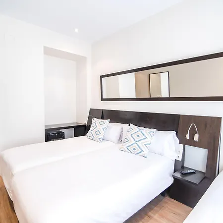 Petit Palace Plaza De La Reina 3* Βαλένθια