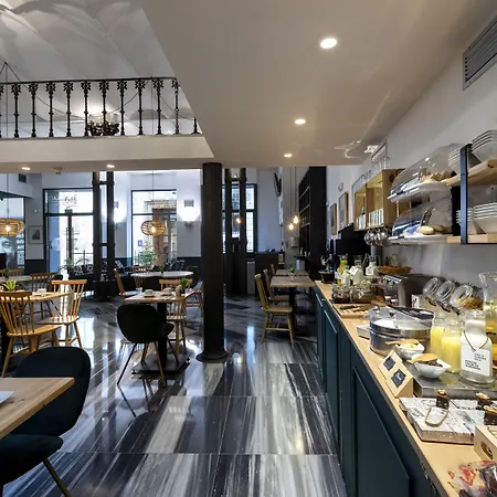 Petit Palace Plaza De La Reina ホテル 3*