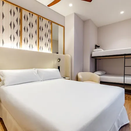 Petit Palace Plaza De La Reina ホテル 3*