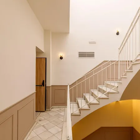 Petit Palace Plaza De La Reina ホテル