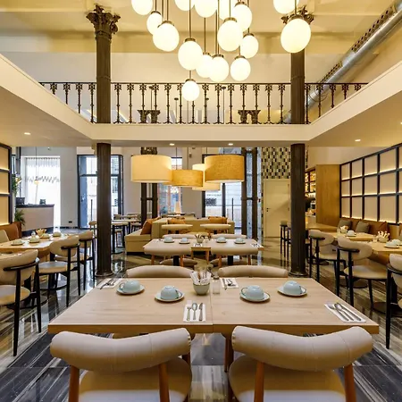 Petit Palace Plaza De La Reina ホテル 3*