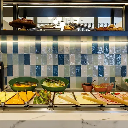 Petit Palace Plaza De La Reina ホテル