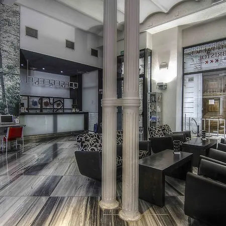 Hotel Petit Palace Plaza De La Reina Valencia