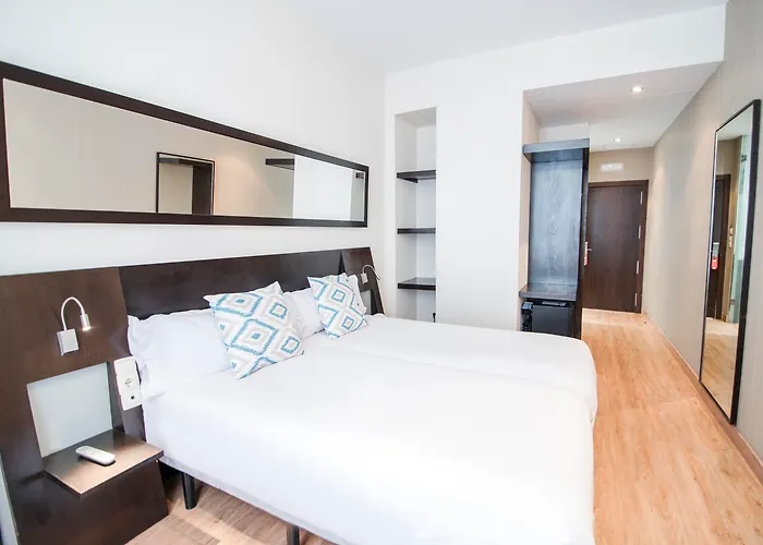 Petit Palace Plaza De La Reina Hotell 3*