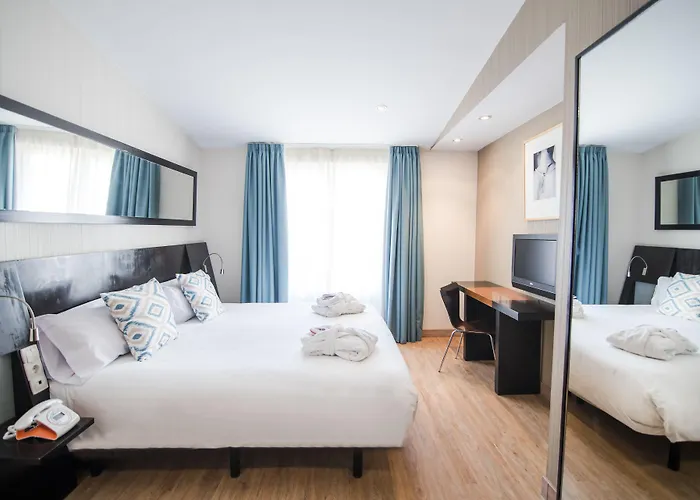 Petit Palace Plaza De La Reina Hotell 3*