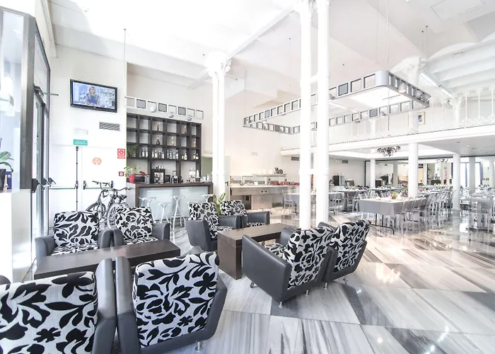 Petit Palace Plaza De La Reina Hotell 3*