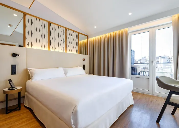 Petit Palace Plaza De La Reina Hotell 3*