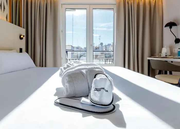 Petit Palace Plaza De La Reina Hotell Valencia