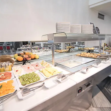 Petit Palace Plaza De La Reina Hotel